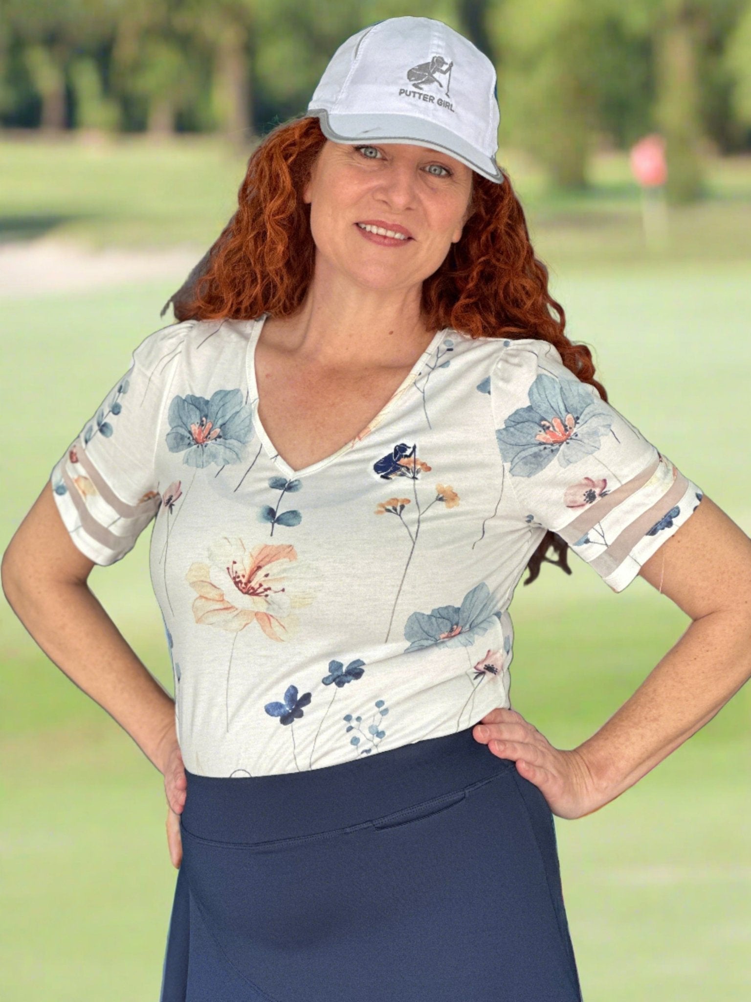 Hibiscus V Neck - Putter Girl