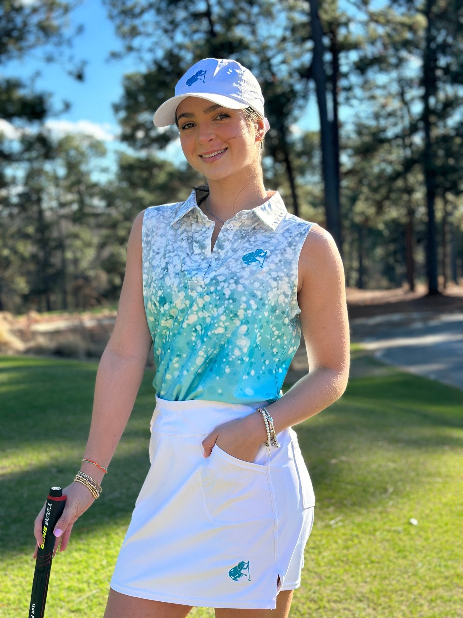 The White Skirt - Putter Girl